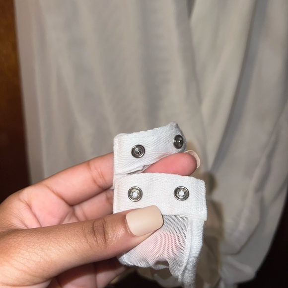 Sheer Deep V-neck Bodysuit - Picture 2 of 5